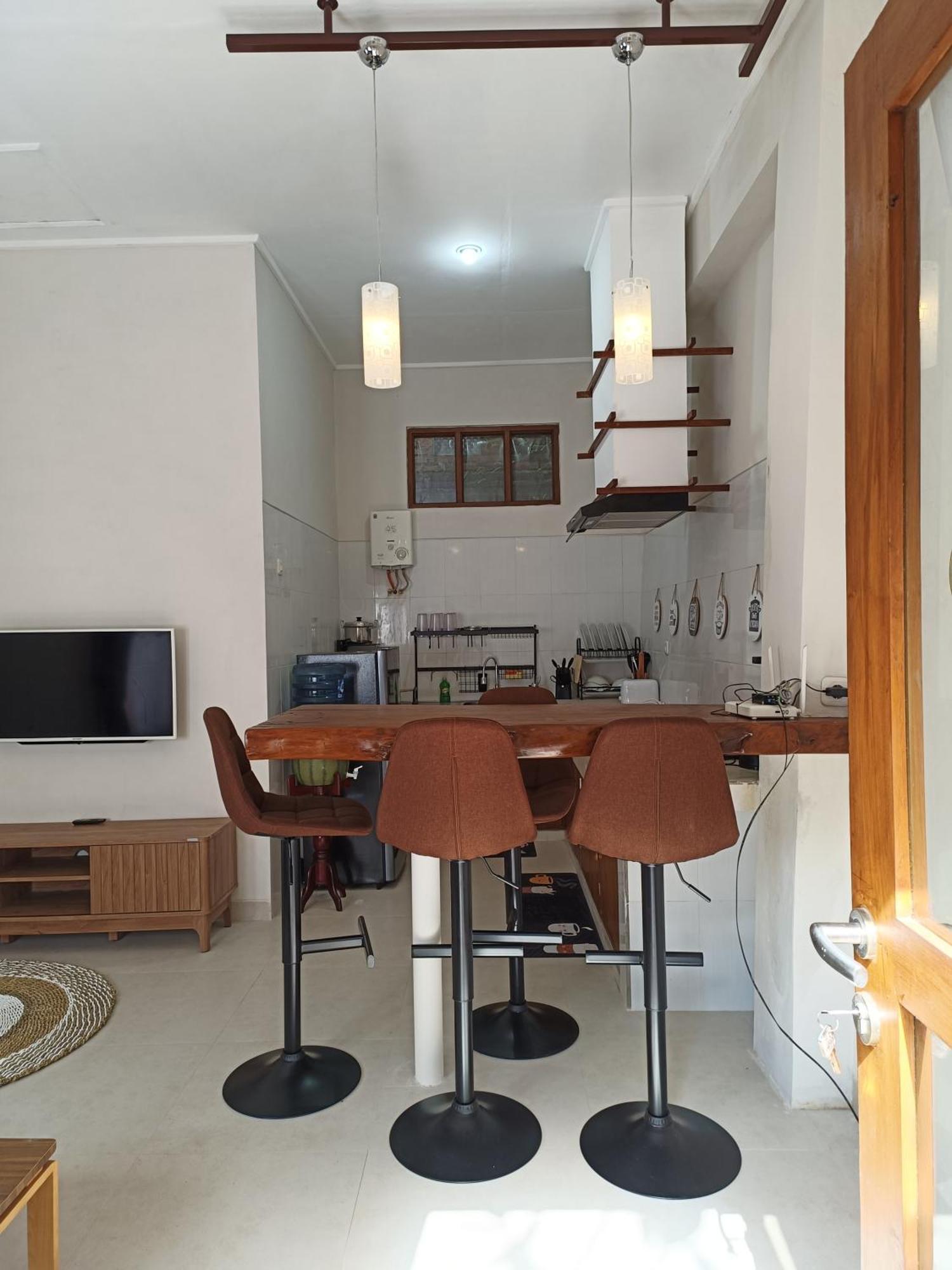 Made Oka Homestay And Warung มุนดุก ภายนอก รูปภาพ